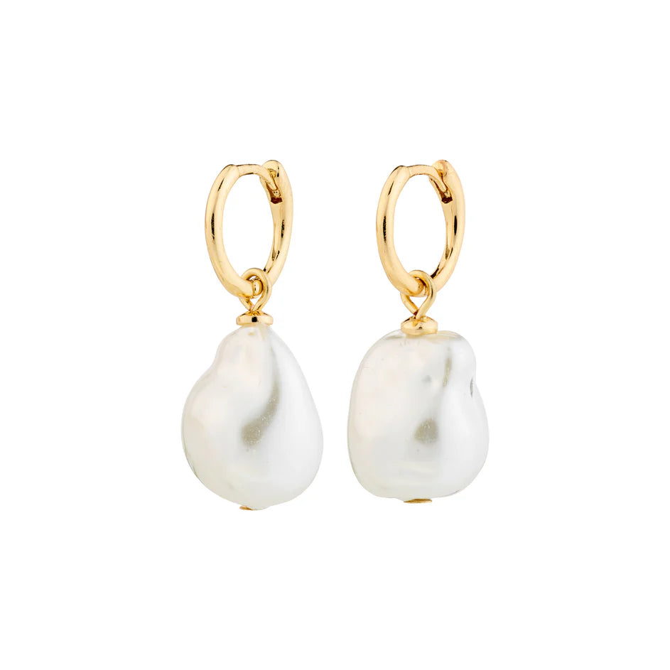 SKY Pearl Earrings