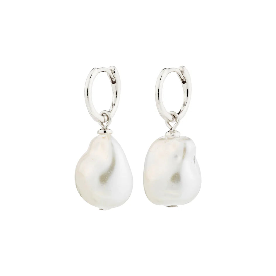 SKY Pearl Earrings